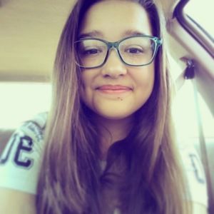 Meet your Posher, Desiree